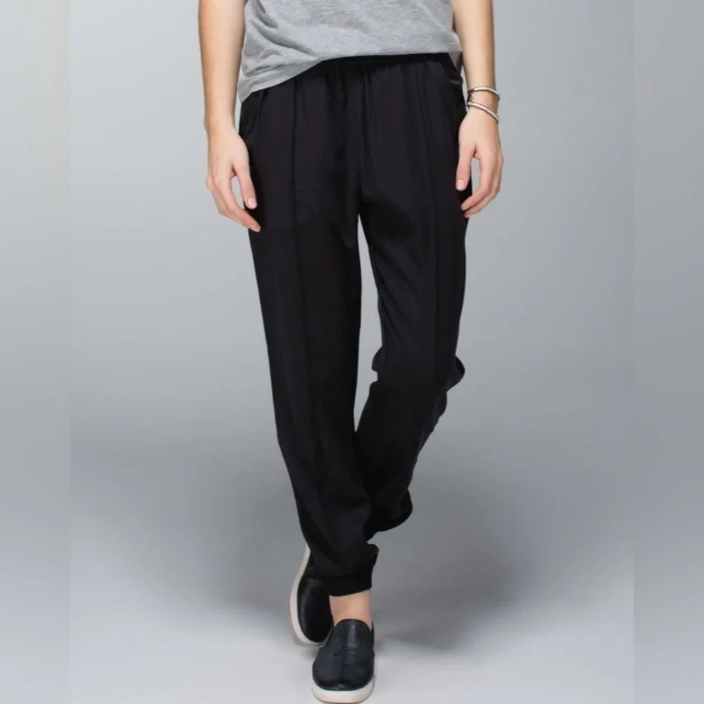 Lululemon Mat to Street Pants Jogger Lounge Activewear Running